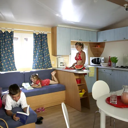 Camping Sunissim Les Sables De Cordouan By Locatour レ・マトゥ